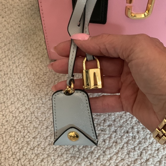 Marc Jacobs purse - Picture 3 of 10